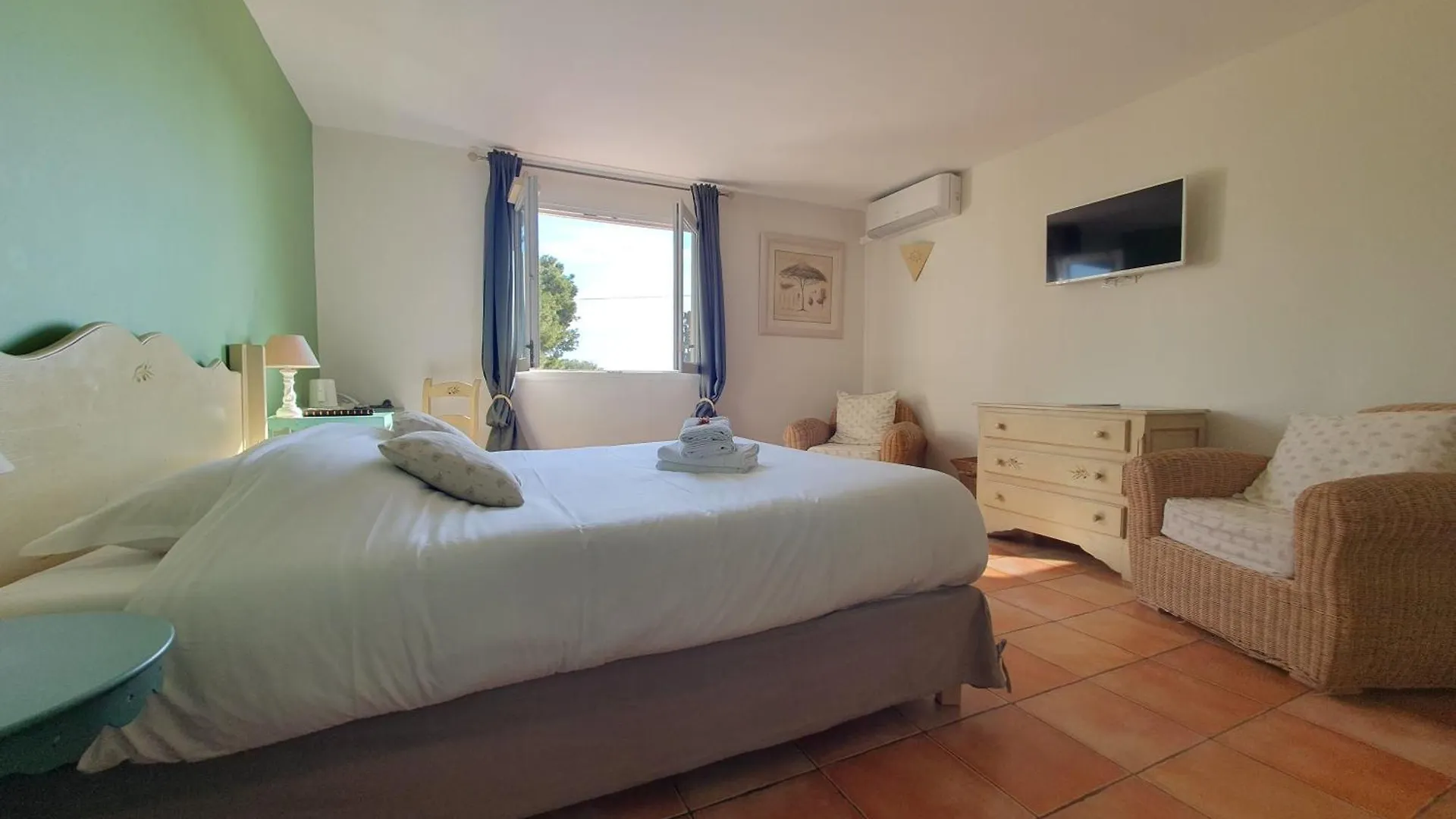 Hotel Les Calanques Les Issambres 3*,  Fransa