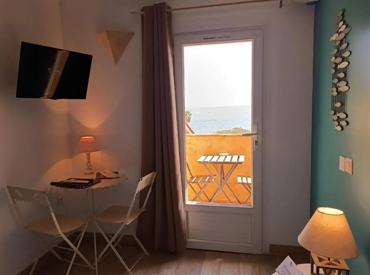 Hotel Les Calanques Лес-Иссамбр