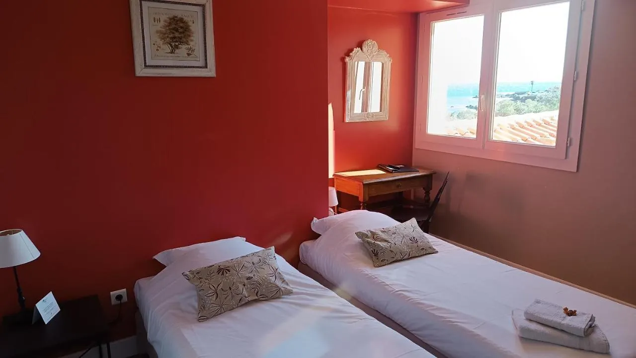 ***  Hotel Les Calanques Лес-Иссамбр Франция