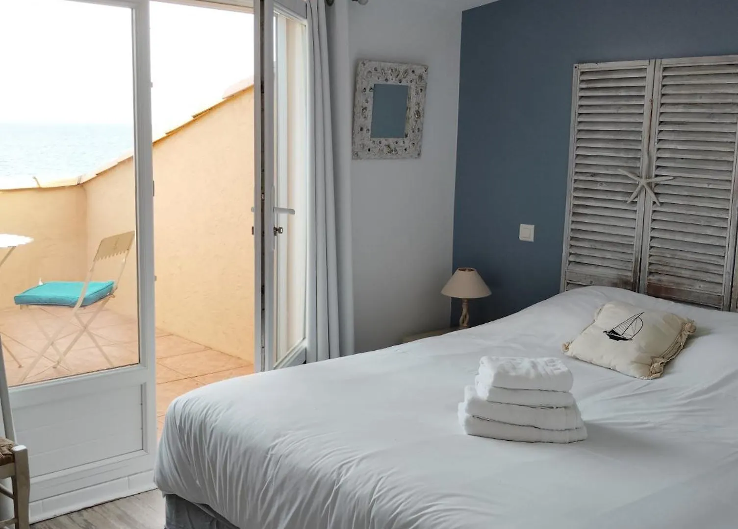 Hotel Les Calanques Лес-Иссамбр