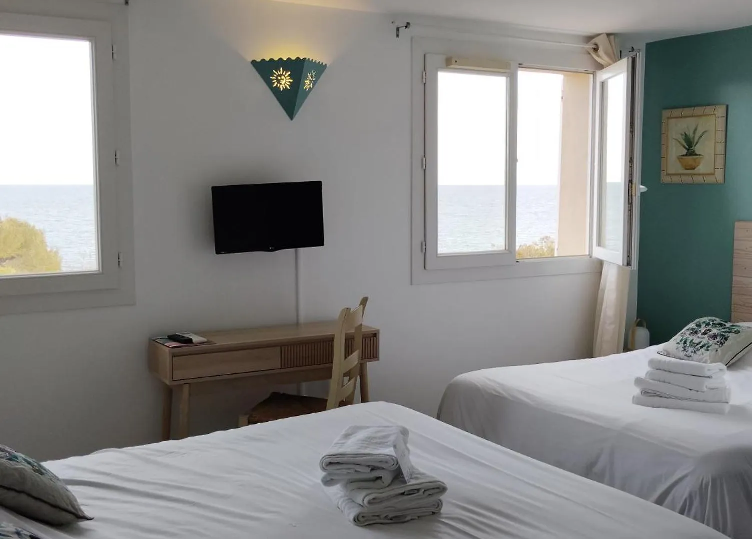 Hotel Les Calanques Лес-Иссамбр